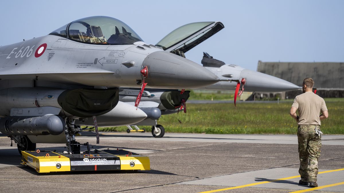 Dánsko vyřadí své F-16 o dva roky dříve, aby je mohlo darovat Ukrajině